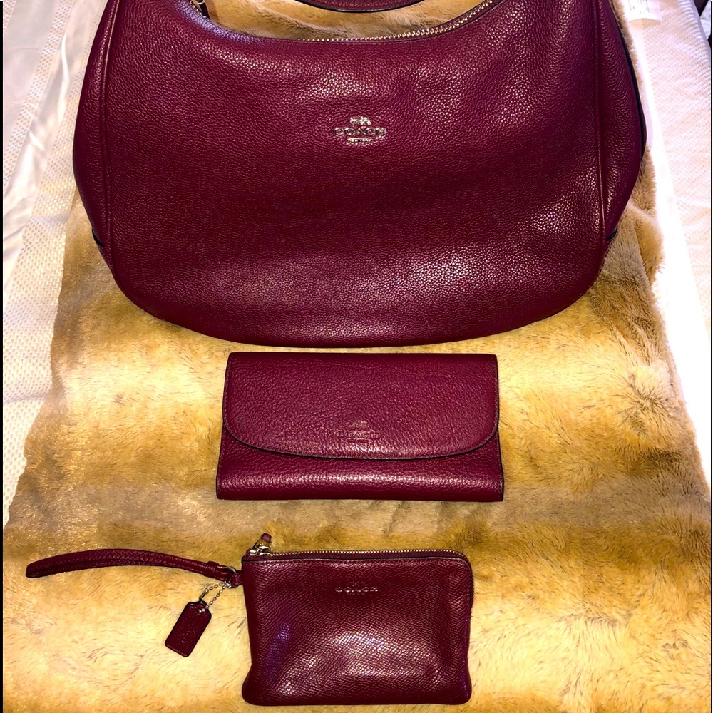 Coach Sig. Hobo bag w/match wallet & cosmetic case